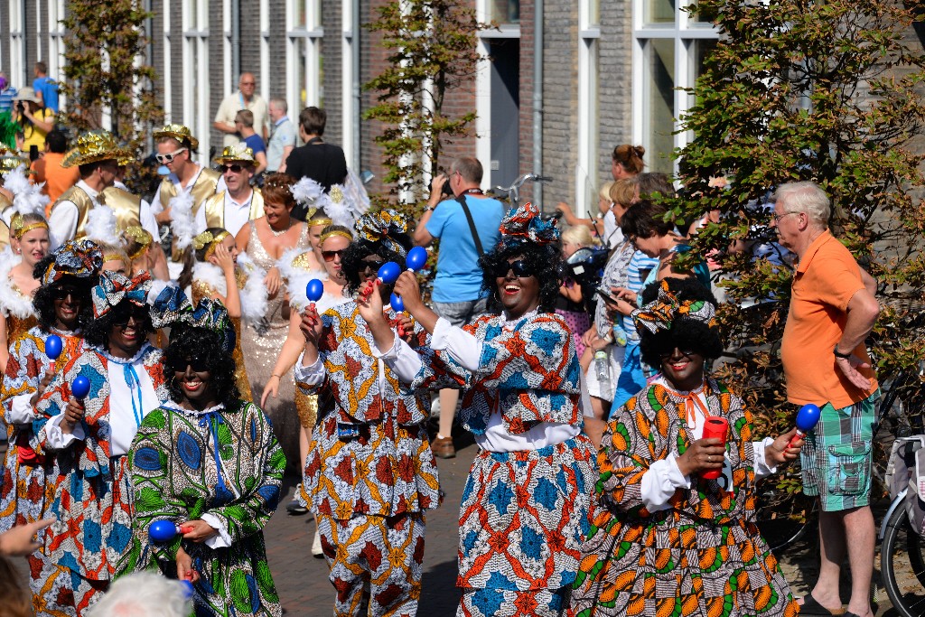 ../Images/Zomercarnaval Noordwijkerhout 035.jpg